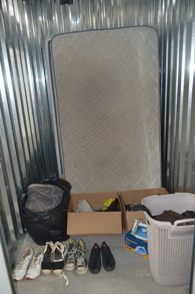 Cape Town (Killarney Gardens) Storage auction IB-3716 10