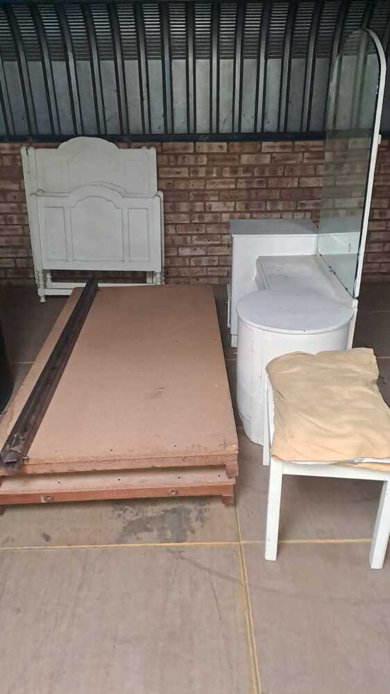 South Storage Storage Unit auction IB-1342