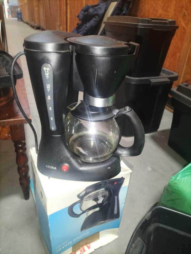 H&M removals / Simply Store CPT Self storage facility auction IB-1524 25