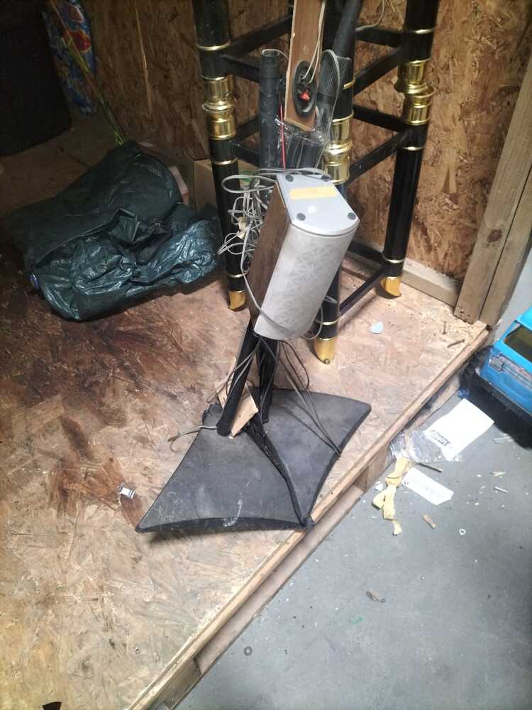 H&M removals / Simply Store CPT Self storage auction IB-1524 34