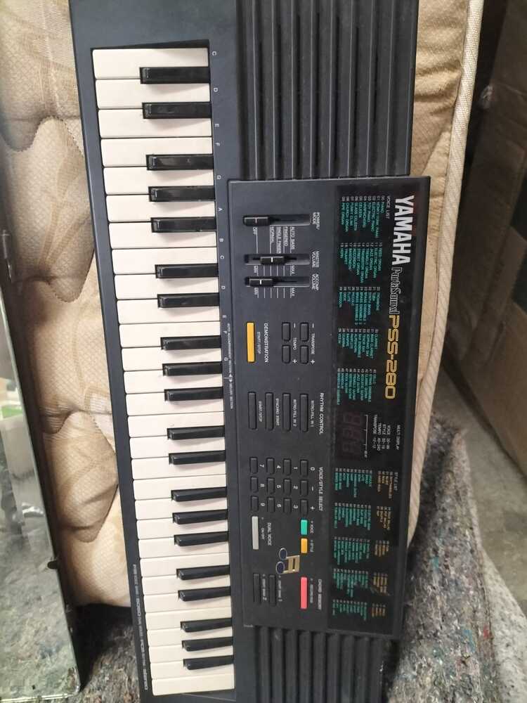 H&M removals / Simply Store CPT Self storage facility auction IB-1524 35