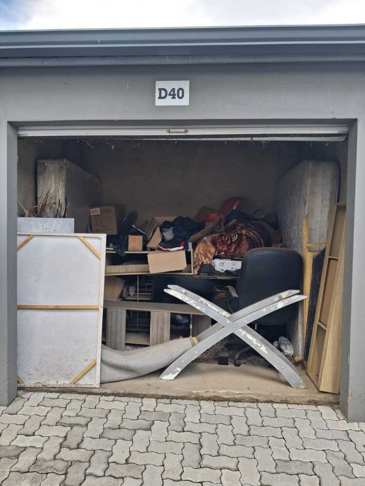 BENONI Storage Unit auction IB-5447