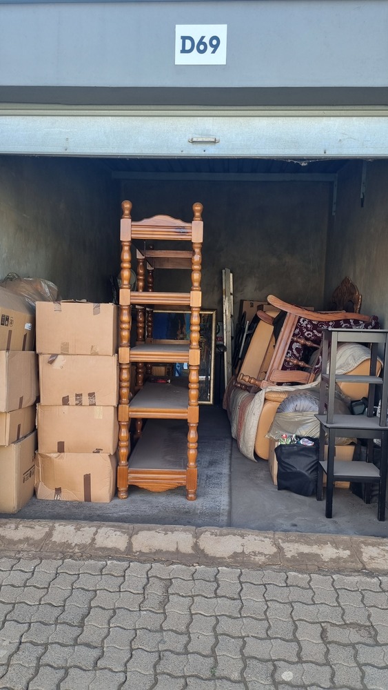 BENONI Storage Unit auction IB-4118