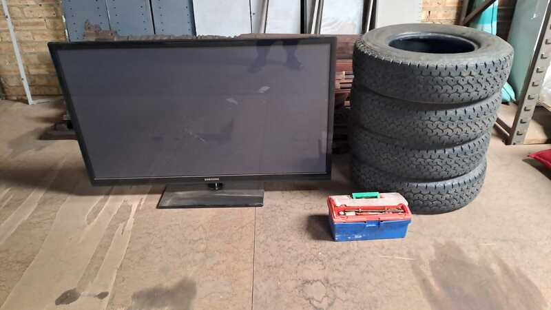 South Storage Storage Unit auction IB-3074