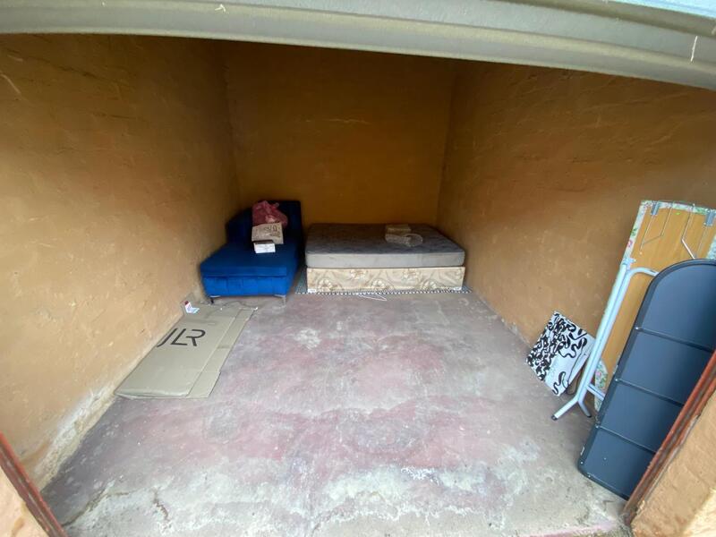 Kya Sands Storage Unit auction IB-2456