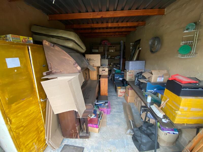 Kya Sands Storage Unit auction IB-8123 12