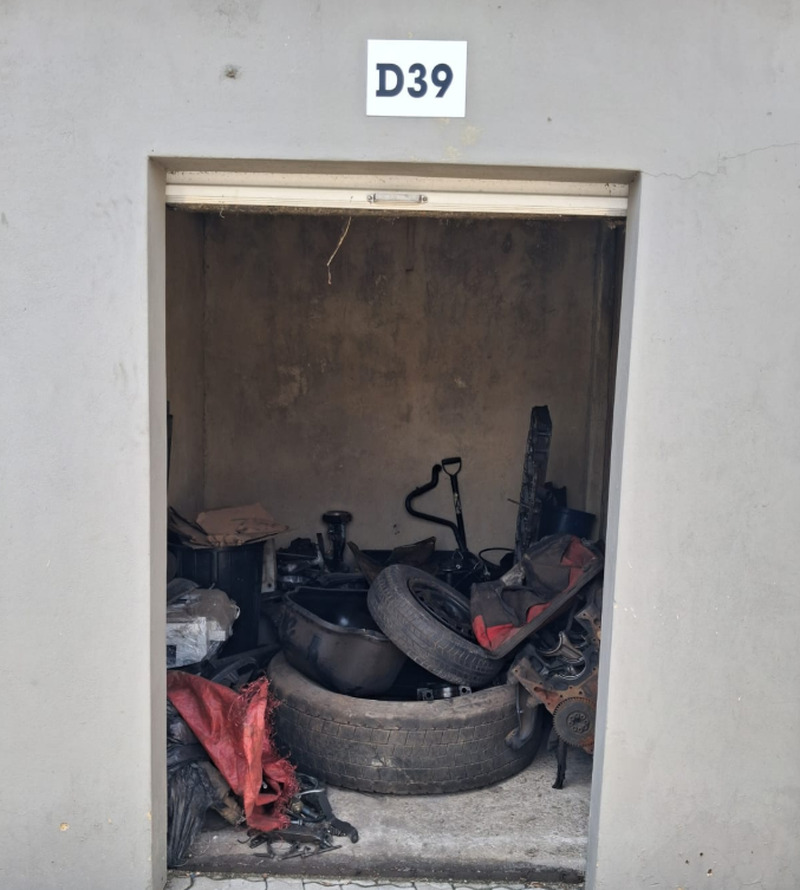BENONI Storage auction IB-2512