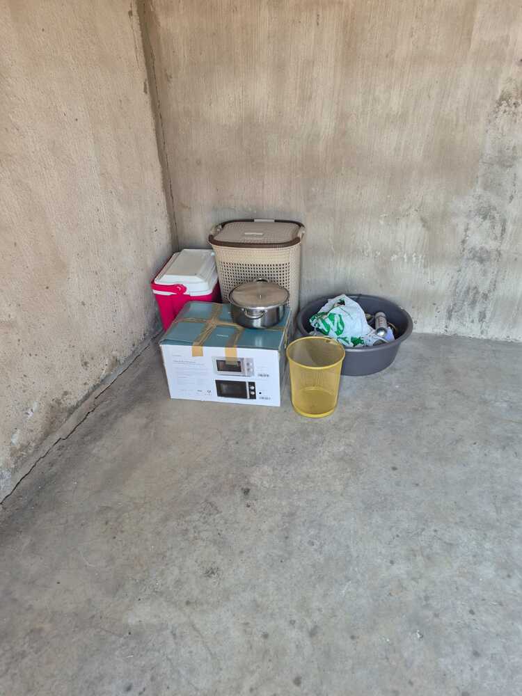 Waterfall Self storage unit auction IB-6421