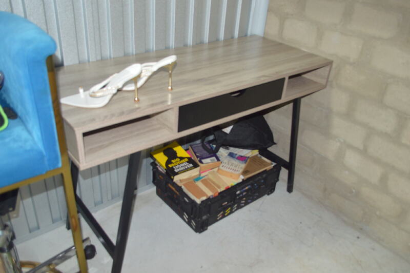 INV - Sunningdale Storage Unit auction IB-4555