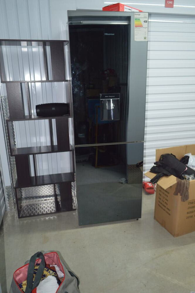 INV - Sunningdale storage facility unit auction IB-4555
