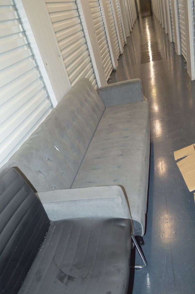 INV - Parklands Self storage unit auction IB-4462