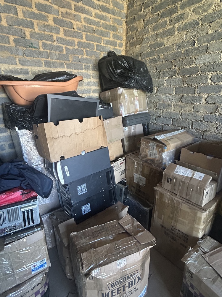 Rent-A-Store Midrand Self storage unit auction IB-6775 23
