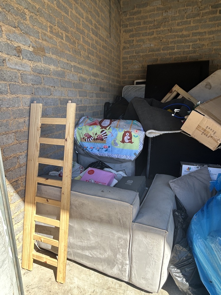 Rent-A-Store Midrand Self storage unit auction IB-9071