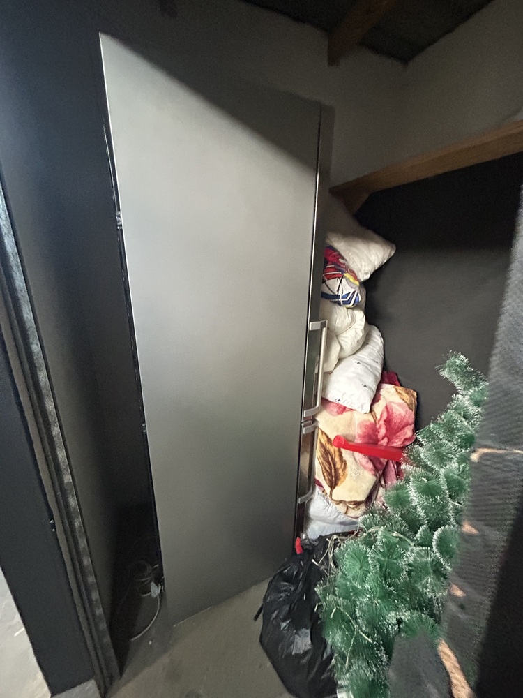 Rent-A-Store Midrand storage facility unit auction IB-8921 16