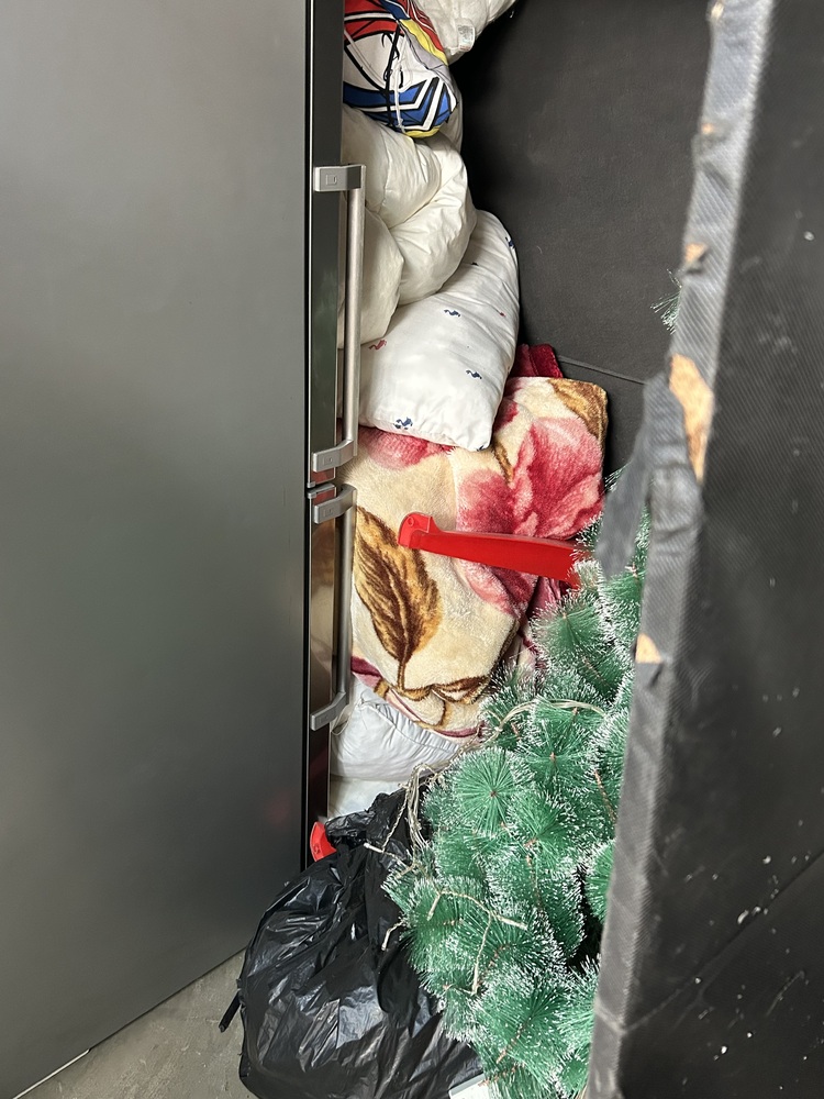 Rent-A-Store Midrand Self storage unit auction IB-8921 23