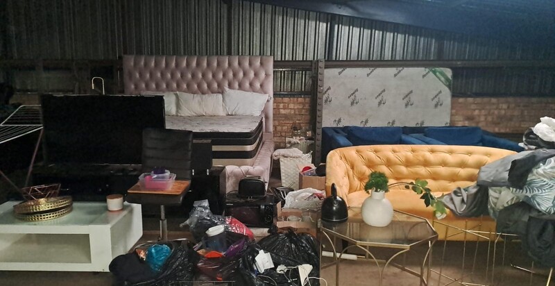 South Storage Storage auction IB-9046 10