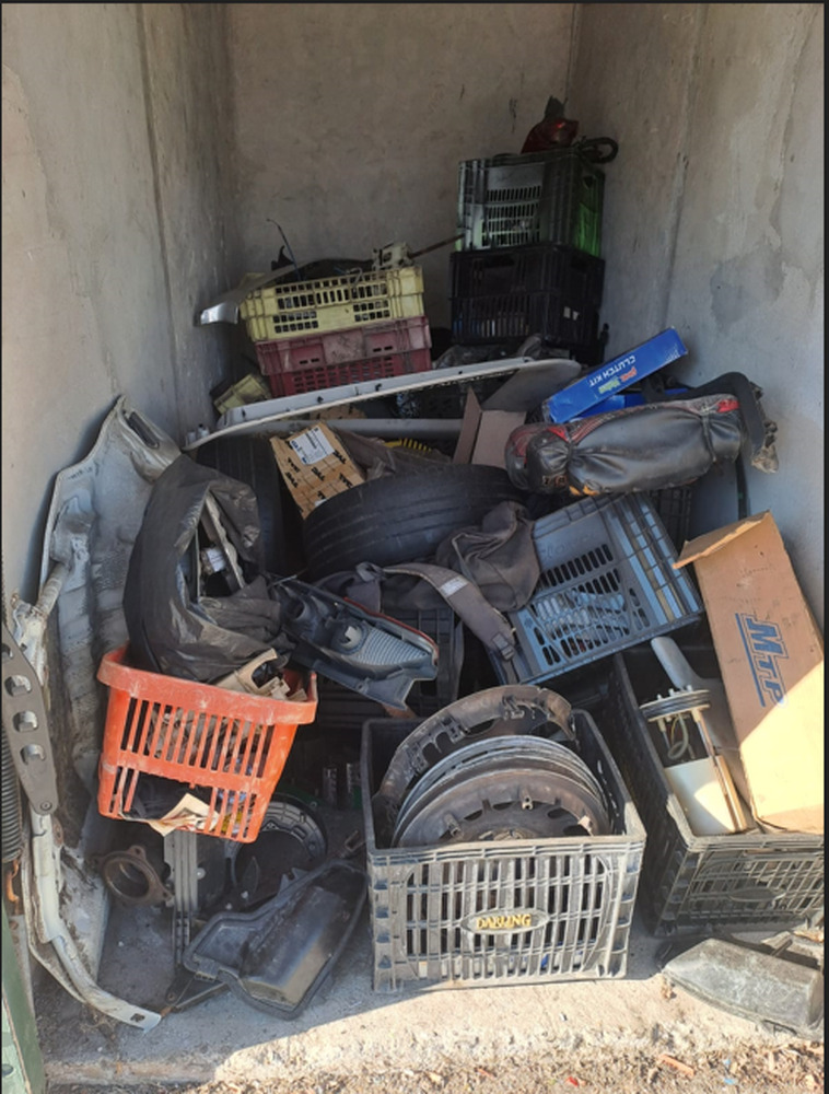 Ottery:  Cape Town Storage auction IB-3925