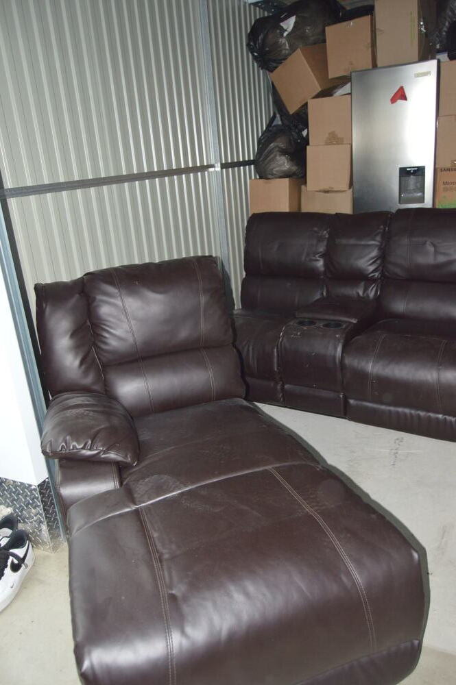 INV - Sunningdale storage facility unit auction IB-5504 26