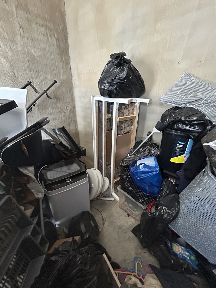 Rent-A-Store Honeydew Self storage auction IB-1408