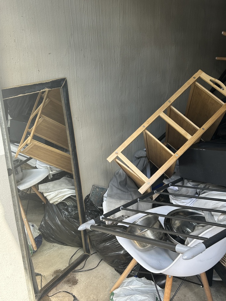 Rent-A-Store Honeydew Storage Unit auction IB-1408 12