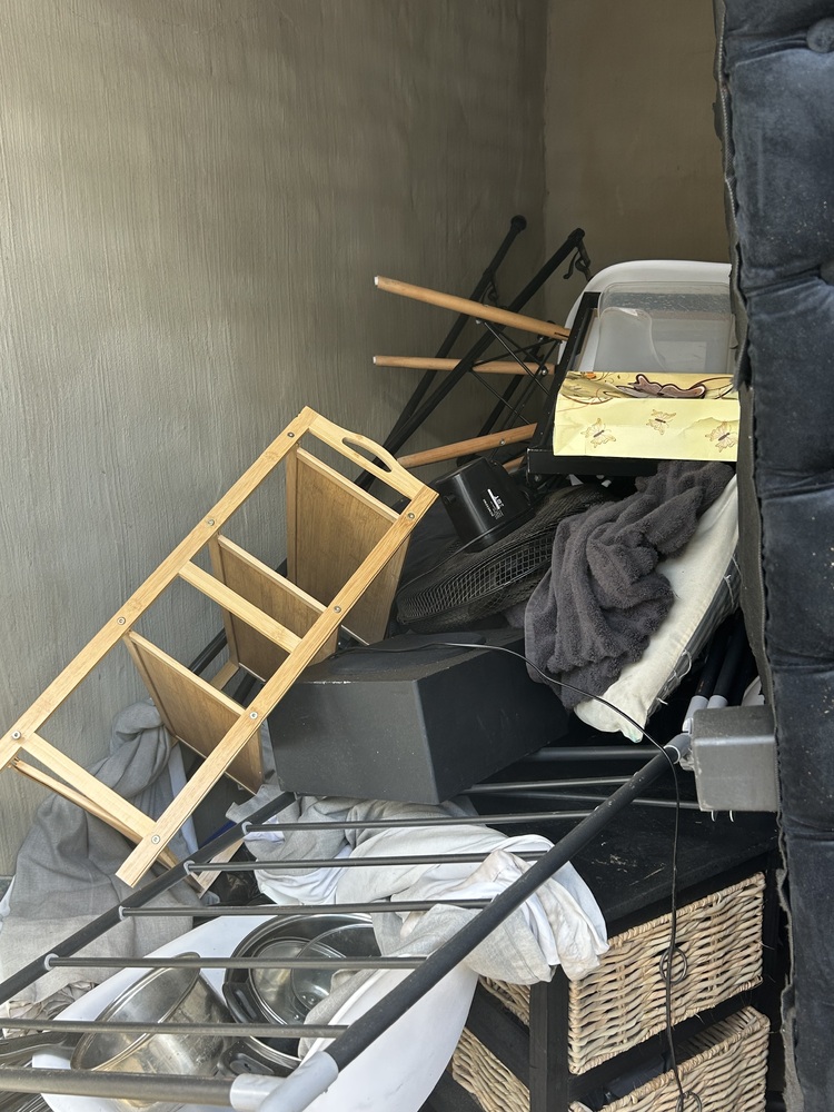 Rent-A-Store Honeydew storage facility unit auction IB-1408 16