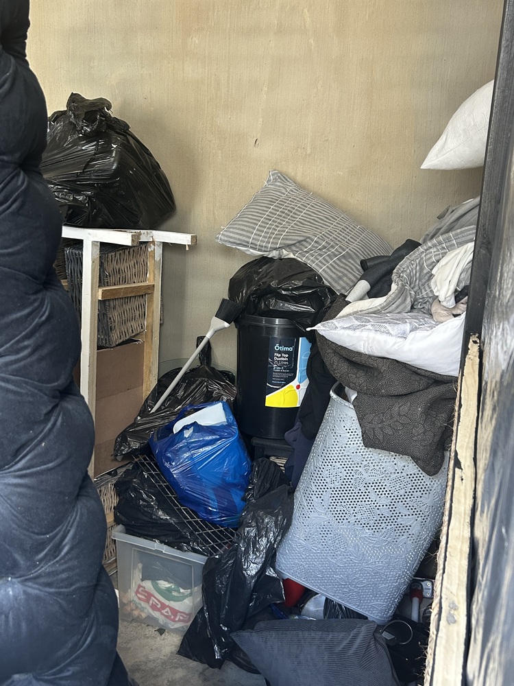 Rent-A-Store Honeydew Storage Unit auction IB-1408 32