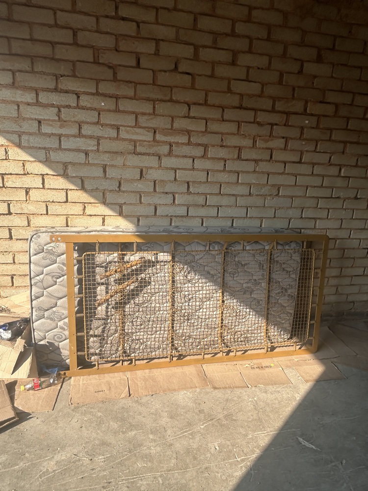 Rent-A-Store Centurion Storage auction IB-6918 10