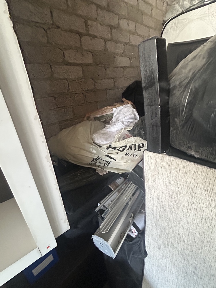 Rent-A-Store Midrand Self storage auction IB-2966