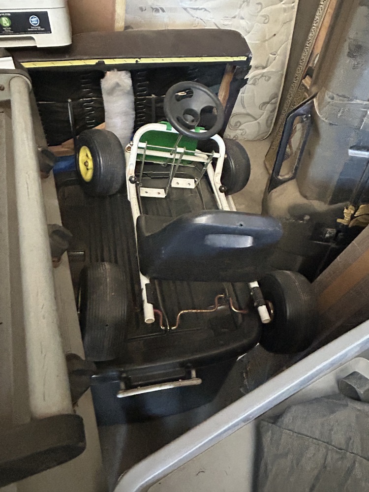 Rent-A-Store Honeydew storage facility unit auction IB-9915 26
