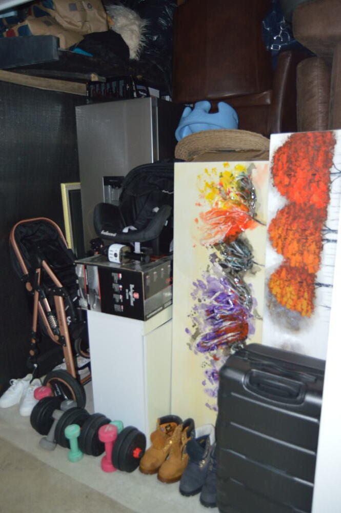 INV - Table View Storage Unit auction IB-6533 12