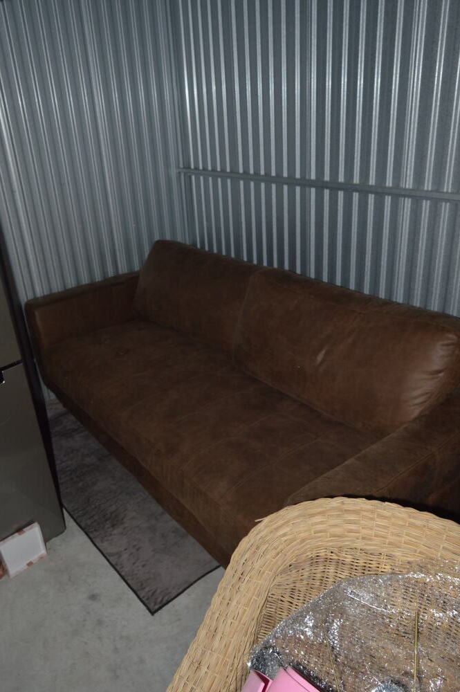 INV - Table View Self storage unit auction IB-6533 13