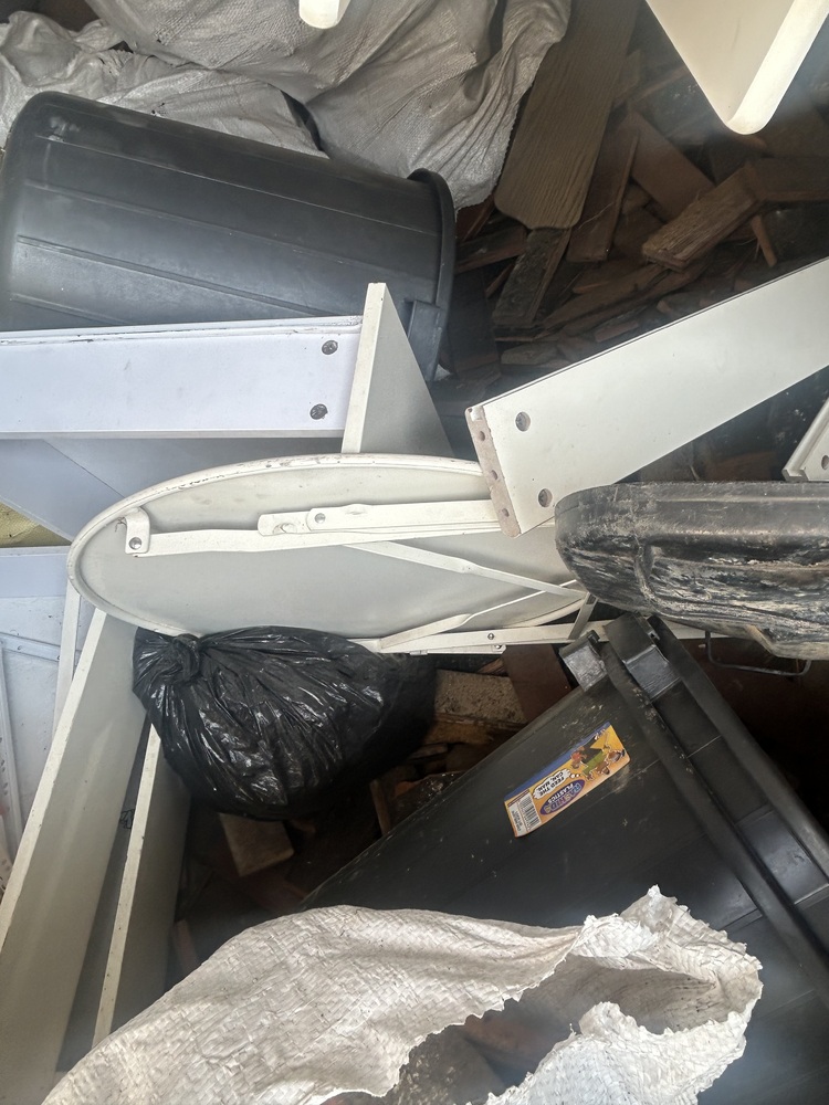 Rent-A-Store Honeydew Self storage facility auction IB-7148