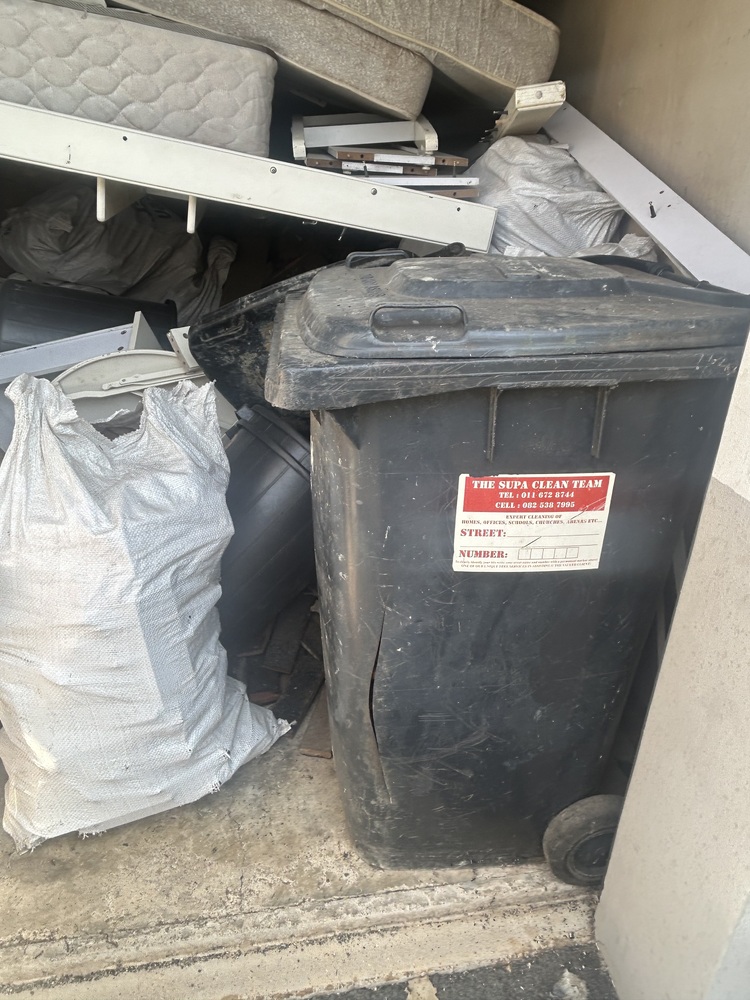 Rent-A-Store Honeydew Storage auction IB-7148 10