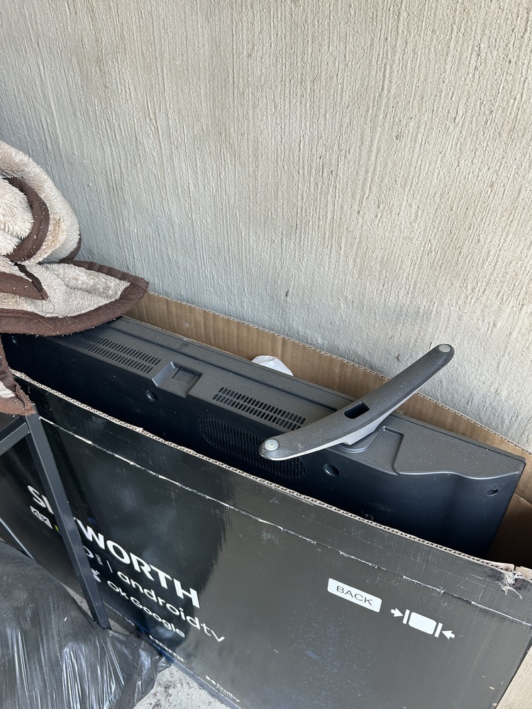 Rent-A-Store Honeydew Self storage unit auction IB-2109 13