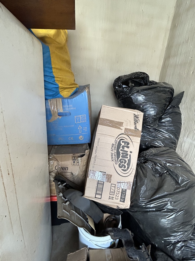 Rent-A-Store Honeydew Self storage unit auction IB-4524
