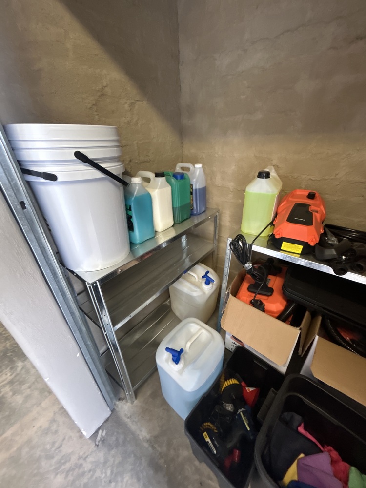 Rent-A-Store Midrand storage facility unit auction IB-8918